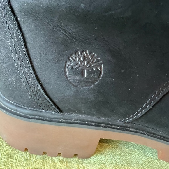 Timberland Women's Black Boots. Size 6 - Picture 2 of 13